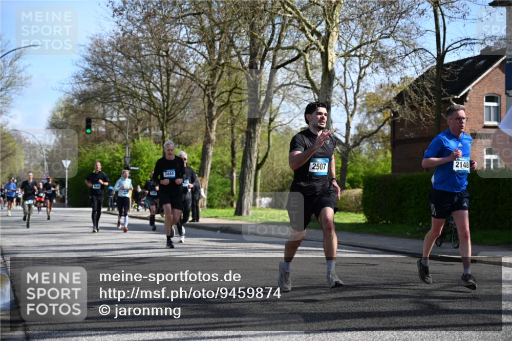 12.04.2026 - 45. Internationalen Wilhelmsburger Insellauf J. Mangold http://msf.ph/oto/9459874 12.04.2026 10:41:03 Ziel 4180, 4980, 5408, 2507, 2456, 2768, 3534, 5281, 5247, 5299, 5315, 5288, 3444, 5254, 2148, 5489, 4645, 4646, 5560, 4295, 5038, 4674, 5034, 3861, 3861, 5545, 2812, 5270, 5416, 4963, 3831, 4602, 4667, 3229 meine-sportfotos.de