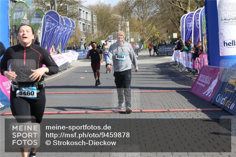 12.04.2026 - 45. Internationalen Wilhelmsburger Insellauf Strokosch-Dieckow http://msf.ph/oto/9459878 12.04.2026 11:06:48 Ziel 3460, 4564, 3790 meine-sportfotos.de