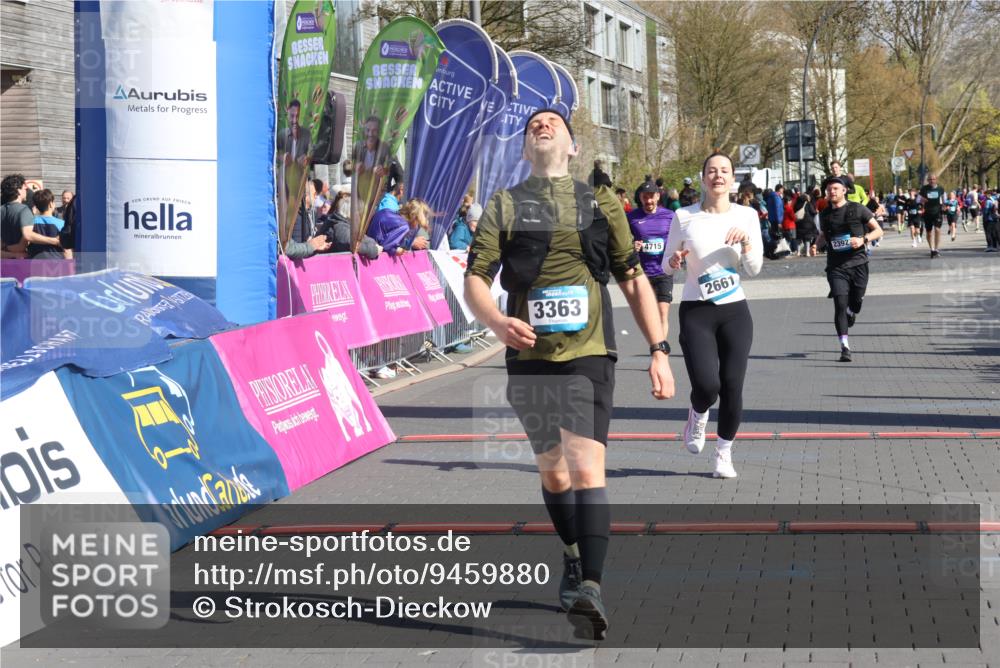 12.04.2026 - 45. Internationalen Wilhelmsburger Insellauf Strokosch-Dieckow http://msf.ph/oto/9459880 12.04.2026 10:49:49 Ziel 3363, 2661, 4715 meine-sportfotos.de