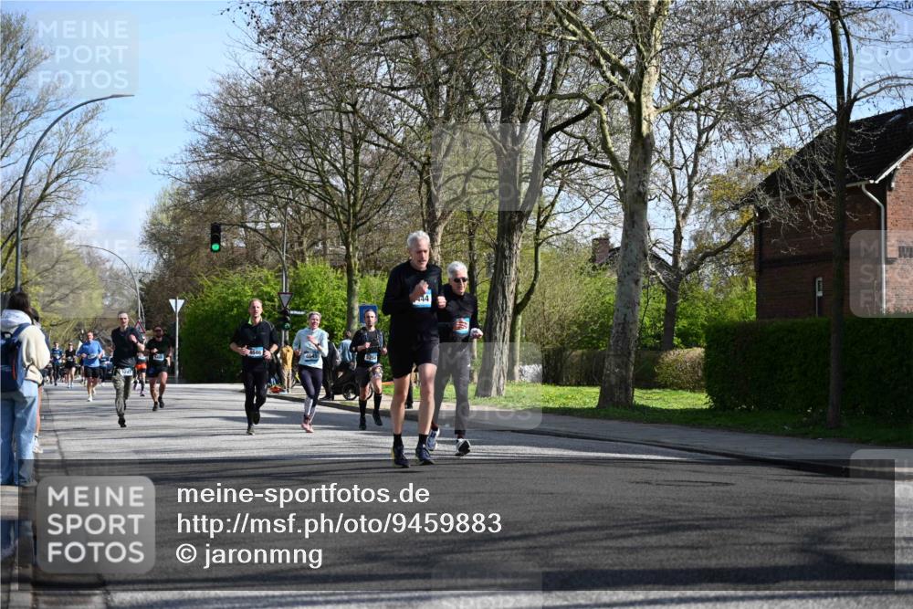 12.04.2026 - 45. Internationalen Wilhelmsburger Insellauf J. Mangold http://msf.ph/oto/9459883 12.04.2026 10:41:04 Ziel 5408, 2507, 2456, 2768, 3534, 5281, 5247, 5299, 5315, 5288, 3444, 5254, 2148, 5489, 4645, 4646, 5560, 4295, 5038, 4674, 5034, 3861, 5545, 5545, 2812, 5270, 5416, 4963, 3831, 4602, 4667, 3229 meine-sportfotos.de