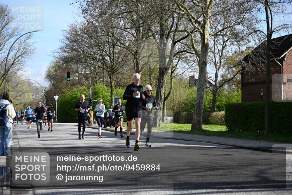 12.04.2026 - 45. Internationalen Wilhelmsburger Insellauf J. Mangold http://msf.ph/oto/9459884 12.04.2026 10:41:04 Ziel 5408, 2507, 2456, 2768, 3534, 5281, 5247, 5299, 5315, 5288, 3444, 5254, 2148, 5489, 4645, 4646, 5560, 4295, 5038, 4674, 5034, 3861, 5545, 5545, 2812, 5270, 5416, 4963, 3831, 4602, 4667, 3229 meine-sportfotos.de