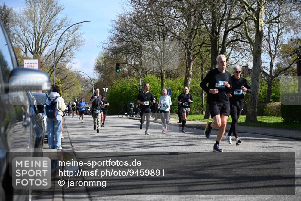 12.04.2026 - 45. Internationalen Wilhelmsburger Insellauf J. Mangold http://msf.ph/oto/9459891 12.04.2026 10:41:05 Ziel 2507, 2456, 2768, 3534, 5281, 5247, 5299, 5315, 5288, 3444, 5254, 2148, 5489, 4645, 4646, 5560, 4295, 5038, 4674, 5034, 3861, 5545, 2812, 5270, 5416, 4963, 3831, 4602, 4667, 3229, 3201 meine-sportfotos.de