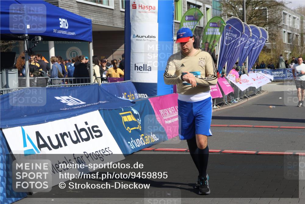 12.04.2026 - 45. Internationalen Wilhelmsburger Insellauf Strokosch-Dieckow http://msf.ph/oto/9459895 12.04.2026 11:06:55 Ziel 2495 meine-sportfotos.de