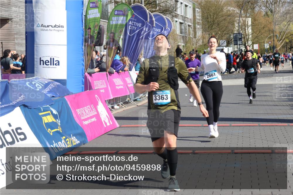 12.04.2026 - 45. Internationalen Wilhelmsburger Insellauf Strokosch-Dieckow http://msf.ph/oto/9459898 12.04.2026 10:49:50 Ziel 3363, 2661, 4715, 2392 meine-sportfotos.de
