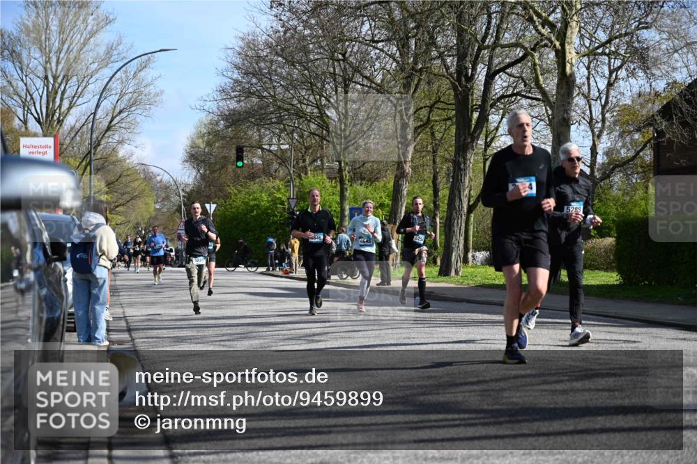 12.04.2026 - 45. Internationalen Wilhelmsburger Insellauf J. Mangold http://msf.ph/oto/9459899 12.04.2026 10:41:06 Ziel 2456, 2768, 3534, 5281, 5247, 5299, 5315, 5288, 3444, 5254, 2148, 5489, 4645, 4646, 5560, 4295, 5038, 4674, 5034, 3861, 5545, 2812, 5270, 5416, 4963, 3831, 4602, 4667, 3229, 3201 meine-sportfotos.de