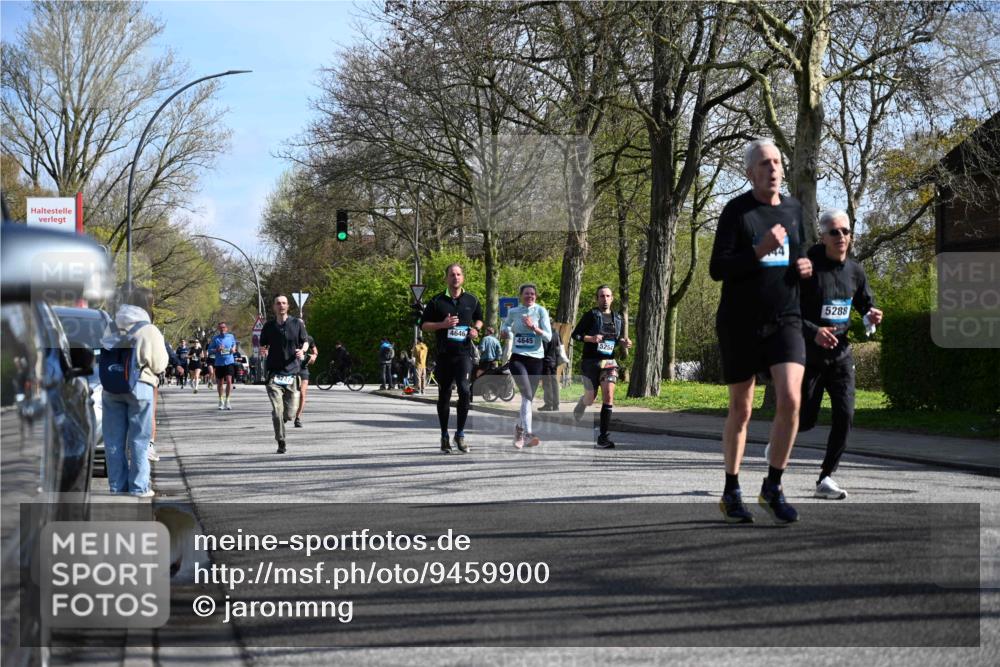 12.04.2026 - 45. Internationalen Wilhelmsburger Insellauf J. Mangold http://msf.ph/oto/9459900 12.04.2026 10:41:06 Ziel 2456, 2768, 3534, 5281, 5247, 5299, 5315, 5288, 3444, 5254, 2148, 5489, 4645, 4646, 5560, 4295, 5038, 4674, 5034, 3861, 5545, 2812, 5270, 5416, 4963, 3831, 4602, 4667, 3229, 3201 meine-sportfotos.de