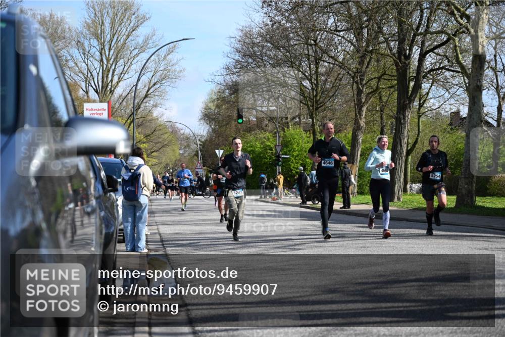 12.04.2026 - 45. Internationalen Wilhelmsburger Insellauf J. Mangold http://msf.ph/oto/9459907 12.04.2026 10:41:07 Ziel 2768, 3534, 5281, 5247, 5299, 5315, 5288, 3444, 5254, 2148, 5489, 4645, 4646, 5560, 4295, 4295, 5038, 4674, 5034, 3861, 5545, 2812, 2812, 5270, 5416, 4963, 3831, 4602, 4667, 3229, 3201, 2869 meine-sportfotos.de