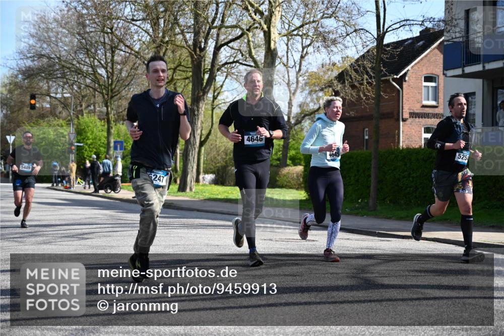 12.04.2026 - 45. Internationalen Wilhelmsburger Insellauf J. Mangold http://msf.ph/oto/9459913 12.04.2026 10:41:09 Ziel 3534, 5281, 5247, 5299, 5315, 5288, 3444, 5254, 2148, 5489, 4645, 4646, 5560, 4295, 5038, 4674, 5034, 3861, 5545, 2812, 5270, 5416, 5416, 4963, 3831, 4602, 4667, 3229, 3201, 2869, 2479, 3892 meine-sportfotos.de