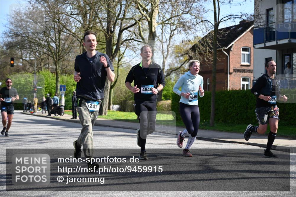 12.04.2026 - 45. Internationalen Wilhelmsburger Insellauf J. Mangold http://msf.ph/oto/9459915 12.04.2026 10:41:09 Ziel 3534, 5281, 5247, 5299, 5315, 5288, 3444, 5254, 2148, 5489, 4645, 4646, 5560, 4295, 5038, 4674, 5034, 3861, 5545, 2812, 5270, 5416, 5416, 4963, 3831, 4602, 4667, 3229, 3201, 2869, 2479, 3892 meine-sportfotos.de