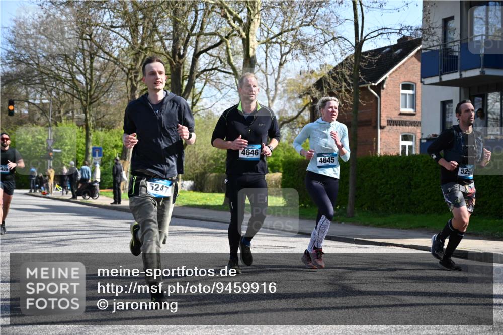 12.04.2026 - 45. Internationalen Wilhelmsburger Insellauf J. Mangold http://msf.ph/oto/9459916 12.04.2026 10:41:09 Ziel 3534, 5281, 5247, 5299, 5315, 5288, 3444, 5254, 2148, 5489, 4645, 4646, 5560, 4295, 5038, 4674, 5034, 3861, 5545, 2812, 5270, 5416, 5416, 4963, 3831, 4602, 4667, 3229, 3201, 2869, 2479, 3892 meine-sportfotos.de