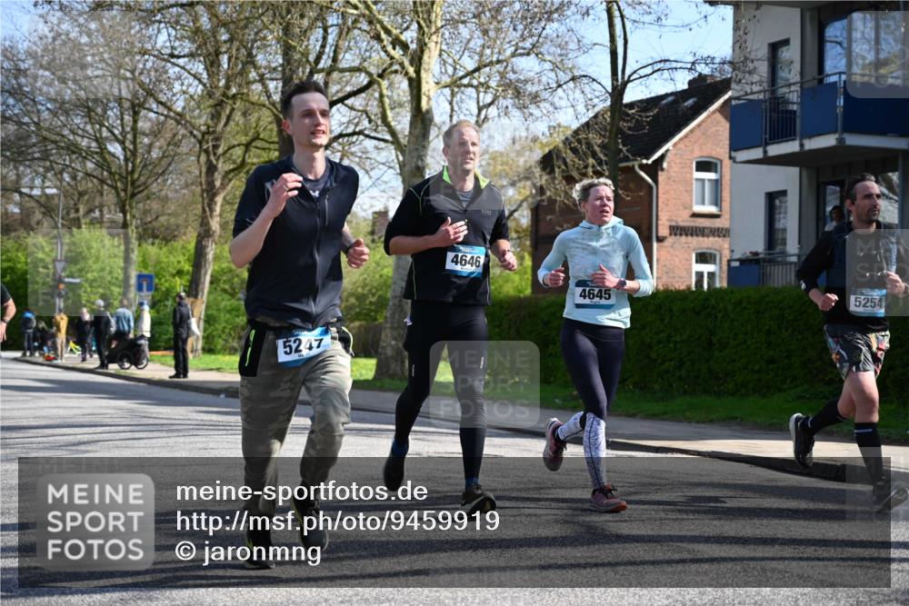 12.04.2026 - 45. Internationalen Wilhelmsburger Insellauf J. Mangold http://msf.ph/oto/9459919 12.04.2026 10:41:09 Ziel 3534, 5281, 5247, 5299, 5315, 5288, 3444, 5254, 2148, 5489, 4645, 4646, 5560, 4295, 5038, 4674, 5034, 3861, 5545, 2812, 5270, 5416, 5416, 4963, 3831, 4602, 4667, 3229, 3201, 2869, 2479, 3892 meine-sportfotos.de