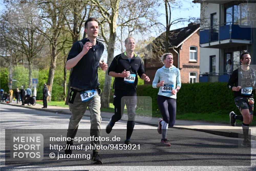 12.04.2026 - 45. Internationalen Wilhelmsburger Insellauf J. Mangold http://msf.ph/oto/9459921 12.04.2026 10:41:10 Ziel 5281, 5247, 5299, 5315, 5288, 3444, 5254, 2148, 5489, 4645, 4646, 5560, 4295, 5038, 5038, 4674, 5034, 3861, 5545, 2812, 5270, 5416, 4963, 3831, 4602, 4667, 3229, 3201, 2869, 2479, 3892, 4483 meine-sportfotos.de