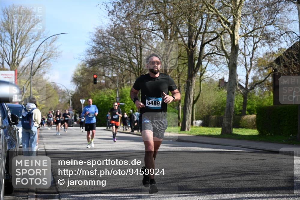 12.04.2026 - 45. Internationalen Wilhelmsburger Insellauf J. Mangold http://msf.ph/oto/9459924 12.04.2026 10:41:12 Ziel 5247, 5299, 5315, 5288, 3444, 5254, 2148, 5489, 4645, 4646, 5560, 4295, 5038, 4674, 5034, 3861, 5545, 2812, 5270, 5416, 4963, 3831, 4602, 4667, 4667, 3229, 3201, 2869, 2479, 3892, 4483, 5654 meine-sportfotos.de