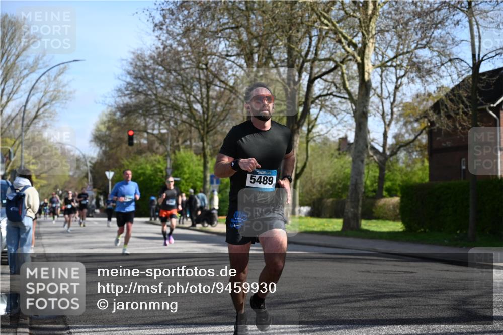 12.04.2026 - 45. Internationalen Wilhelmsburger Insellauf J. Mangold http://msf.ph/oto/9459930 12.04.2026 10:41:12 Ziel 5247, 5299, 5315, 5288, 3444, 5254, 2148, 5489, 4645, 4646, 5560, 4295, 5038, 4674, 5034, 3861, 5545, 2812, 5270, 5416, 4963, 3831, 4602, 4667, 4667, 3229, 3201, 2869, 2479, 3892, 4483, 5654 meine-sportfotos.de