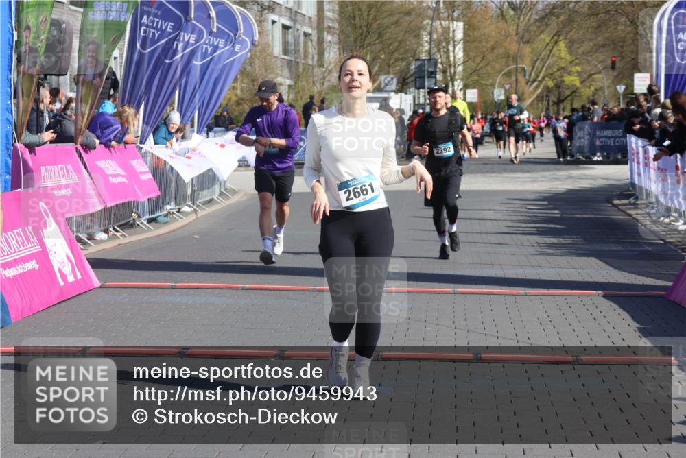 12.04.2026 - 45. Internationalen Wilhelmsburger Insellauf Strokosch-Dieckow http://msf.ph/oto/9459943 12.04.2026 10:49:51 Ziel 3363, 2661, 4715, 2392 meine-sportfotos.de