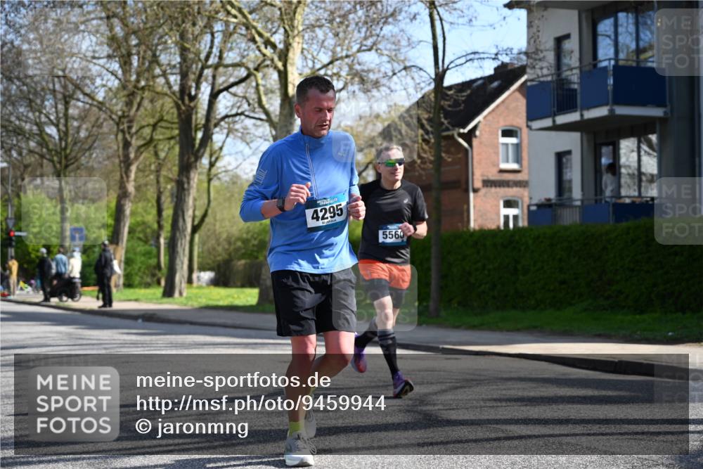 12.04.2026 - 45. Internationalen Wilhelmsburger Insellauf J. Mangold http://msf.ph/oto/9459944 12.04.2026 10:41:17 Ziel 5315, 5288, 3444, 5254, 2148, 5489, 4645, 4646, 5560, 4295, 5038, 4674, 5034, 3861, 5545, 2812, 5270, 5416, 4963, 3831, 4602, 4667, 3229, 3201, 3201, 2869, 2479, 3892, 4483, 5654 meine-sportfotos.de