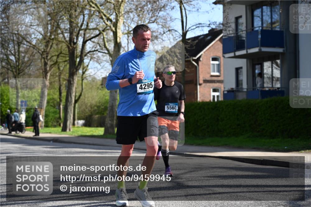 12.04.2026 - 45. Internationalen Wilhelmsburger Insellauf J. Mangold http://msf.ph/oto/9459945 12.04.2026 10:41:17 Ziel 5315, 5288, 3444, 5254, 2148, 5489, 4645, 4646, 5560, 4295, 5038, 4674, 5034, 3861, 5545, 2812, 5270, 5416, 4963, 3831, 4602, 4667, 3229, 3201, 3201, 2869, 2479, 3892, 4483, 5654 meine-sportfotos.de
