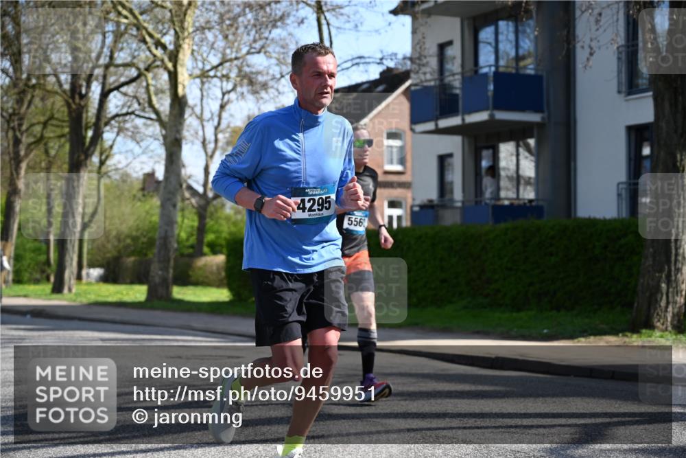 12.04.2026 - 45. Internationalen Wilhelmsburger Insellauf J. Mangold http://msf.ph/oto/9459951 12.04.2026 10:41:17 Ziel 5315, 5288, 3444, 5254, 2148, 5489, 4645, 4646, 5560, 4295, 5038, 4674, 5034, 3861, 5545, 2812, 5270, 5416, 4963, 3831, 4602, 4667, 3229, 3201, 3201, 2869, 2479, 3892, 4483, 5654 meine-sportfotos.de