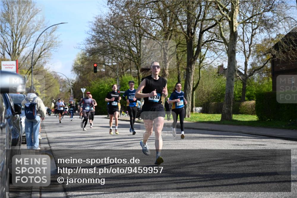 12.04.2026 - 45. Internationalen Wilhelmsburger Insellauf J. Mangold http://msf.ph/oto/9459957 12.04.2026 10:41:21 Ziel 3444, 5254, 2148, 5489, 4645, 4646, 5560, 4295, 5038, 4674, 5034, 3861, 5545, 2812, 5270, 5416, 5416, 4963, 3831, 4602, 4667, 3229, 3201, 2869, 2479, 3892, 2479, 3892, 4483, 5654, 2836 meine-sportfotos.de