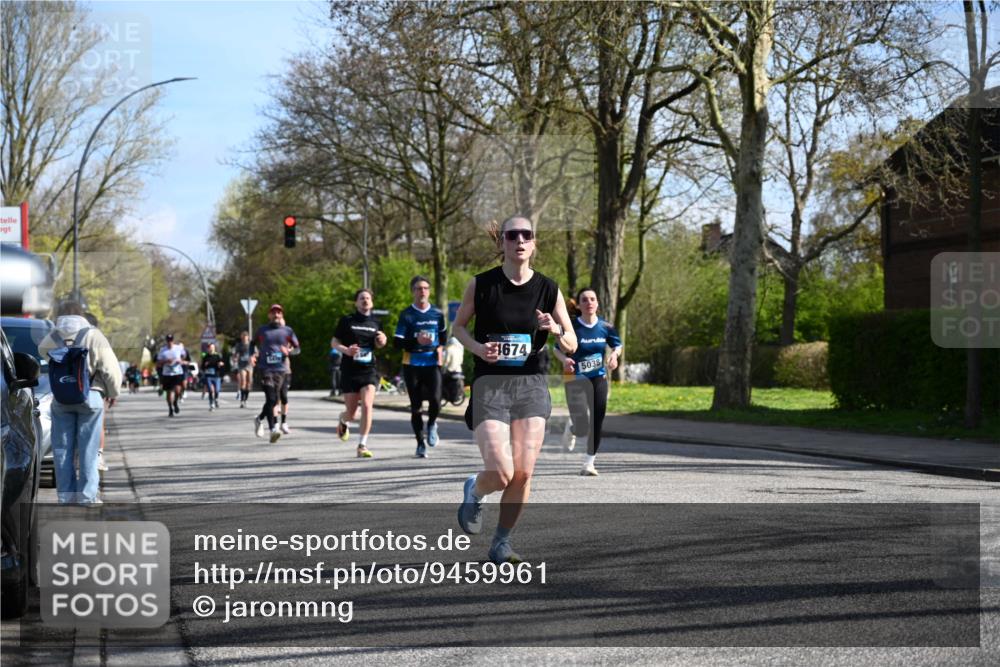 12.04.2026 - 45. Internationalen Wilhelmsburger Insellauf J. Mangold http://msf.ph/oto/9459961 12.04.2026 10:41:22 Ziel 5254, 2148, 5489, 4645, 4646, 5560, 4295, 5038, 4674, 5034, 3861, 5545, 2812, 5270, 5416, 4963, 3831, 4602, 4667, 3229, 3201, 2869, 2479, 3892, 4483, 4483, 5654, 2836 meine-sportfotos.de