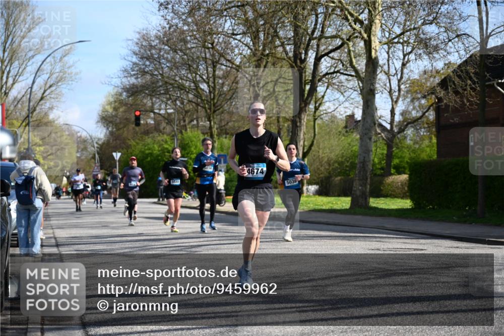 12.04.2026 - 45. Internationalen Wilhelmsburger Insellauf J. Mangold http://msf.ph/oto/9459962 12.04.2026 10:41:22 Ziel 5254, 2148, 5489, 4645, 4646, 5560, 4295, 5038, 4674, 5034, 3861, 5545, 2812, 5270, 5416, 4963, 3831, 4602, 4667, 3229, 3201, 2869, 2479, 3892, 4483, 4483, 5654, 2836 meine-sportfotos.de