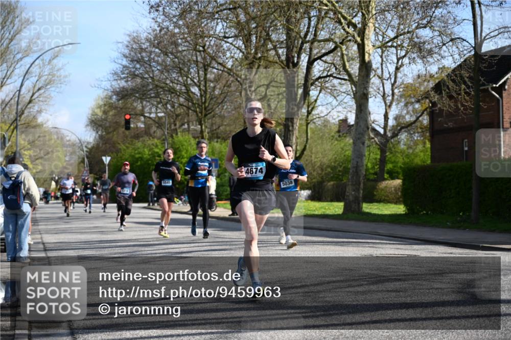 12.04.2026 - 45. Internationalen Wilhelmsburger Insellauf J. Mangold http://msf.ph/oto/9459963 12.04.2026 10:41:22 Ziel 5254, 2148, 5489, 4645, 4646, 5560, 4295, 5038, 4674, 5034, 3861, 5545, 2812, 5270, 5416, 4963, 3831, 4602, 4667, 3229, 3201, 2869, 2479, 3892, 4483, 4483, 5654, 2836 meine-sportfotos.de