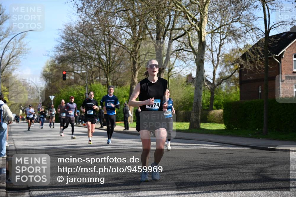 12.04.2026 - 45. Internationalen Wilhelmsburger Insellauf J. Mangold http://msf.ph/oto/9459969 12.04.2026 10:41:22 Ziel 5254, 2148, 5489, 4645, 4646, 5560, 4295, 5038, 4674, 5034, 3861, 5545, 2812, 5270, 5416, 4963, 3831, 4602, 4667, 3229, 3201, 2869, 2479, 3892, 4483, 4483, 5654, 2836 meine-sportfotos.de