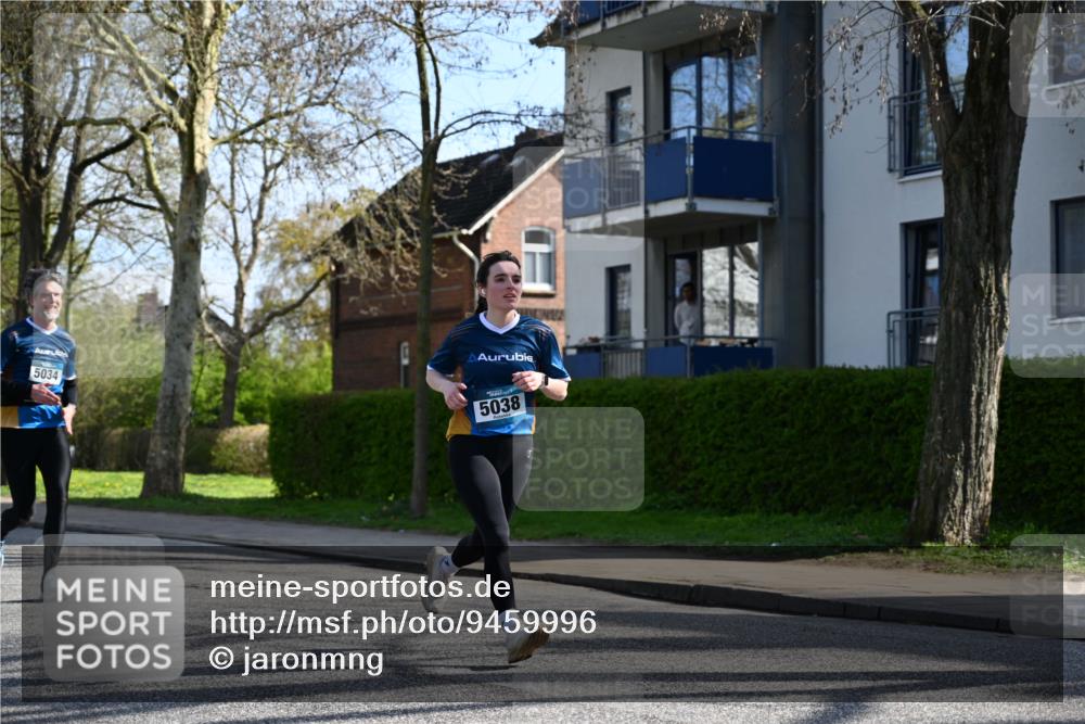 12.04.2026 - 45. Internationalen Wilhelmsburger Insellauf J. Mangold http://msf.ph/oto/9459996 12.04.2026 10:41:24 Ziel 4645, 4646, 5560, 4295, 5038, 4674, 5034, 3861, 5545, 2812, 5270, 5416, 4963, 3831, 4602, 4667, 4667, 3229, 3201, 2869, 2479, 3892, 4483, 5654, 5654, 2836 meine-sportfotos.de