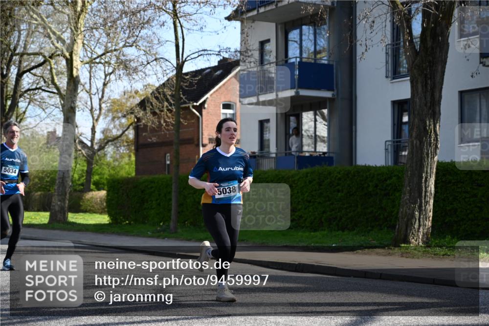 12.04.2026 - 45. Internationalen Wilhelmsburger Insellauf J. Mangold http://msf.ph/oto/9459997 12.04.2026 10:41:24 Ziel 4645, 4646, 5560, 4295, 5038, 4674, 5034, 3861, 5545, 2812, 5270, 5416, 4963, 3831, 4602, 4667, 4667, 3229, 3201, 2869, 2479, 3892, 4483, 5654, 5654, 2836 meine-sportfotos.de