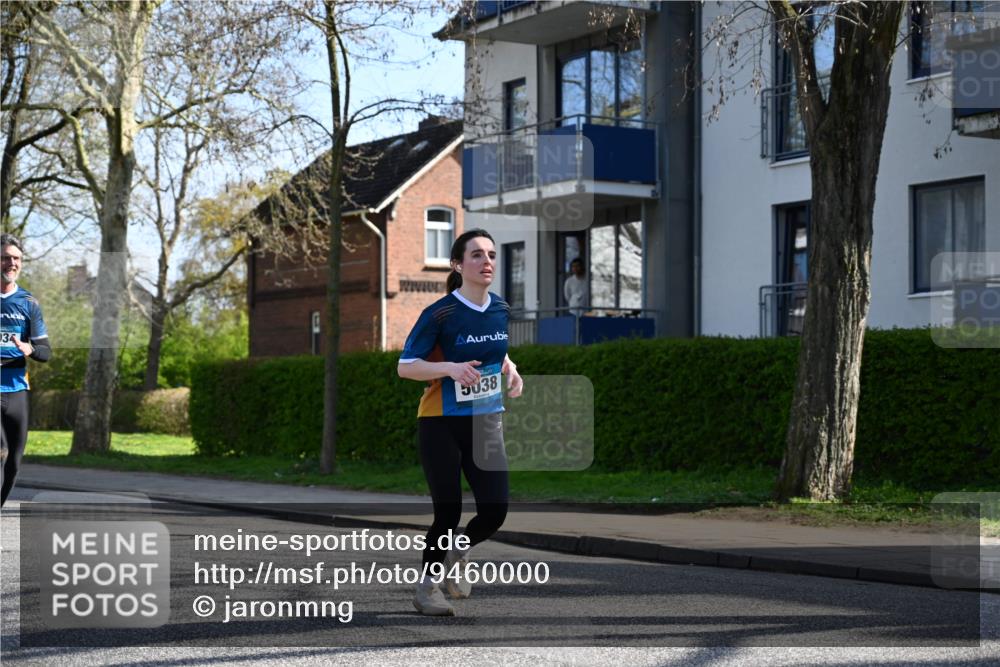 12.04.2026 - 45. Internationalen Wilhelmsburger Insellauf J. Mangold http://msf.ph/oto/9460000 12.04.2026 10:41:24 Ziel 4645, 4646, 5560, 4295, 5038, 4674, 5034, 3861, 5545, 2812, 5270, 5416, 4963, 3831, 4602, 4667, 4667, 3229, 3201, 2869, 2479, 3892, 4483, 5654, 5654, 2836 meine-sportfotos.de