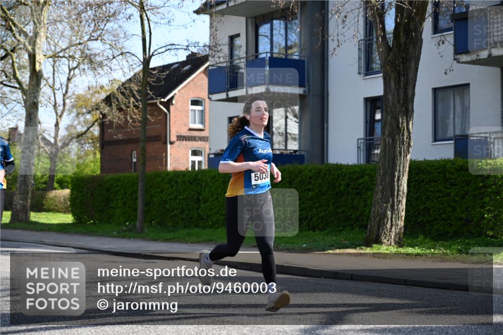 12.04.2026 - 45. Internationalen Wilhelmsburger Insellauf J. Mangold http://msf.ph/oto/9460003 12.04.2026 10:41:24 Ziel 4645, 4646, 5560, 4295, 5038, 4674, 5034, 3861, 5545, 2812, 5270, 5416, 4963, 3831, 4602, 4667, 4667, 3229, 3201, 2869, 2479, 3892, 4483, 5654, 5654, 2836 meine-sportfotos.de