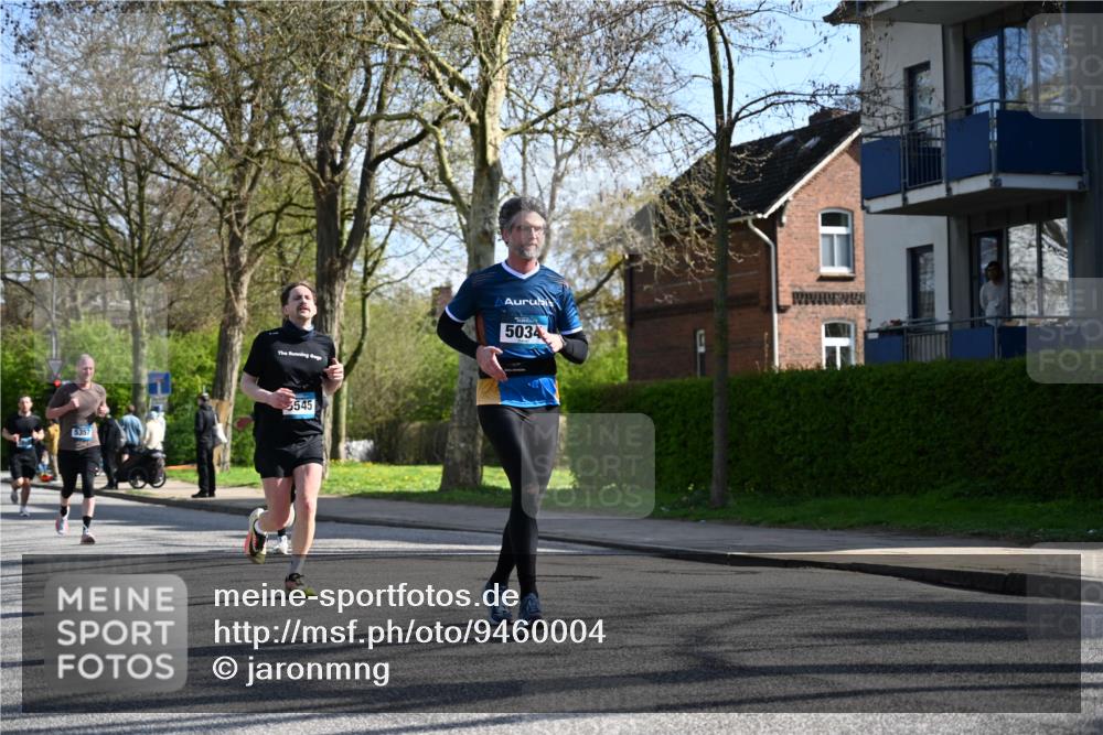 12.04.2026 - 45. Internationalen Wilhelmsburger Insellauf J. Mangold http://msf.ph/oto/9460004 12.04.2026 10:41:25 Ziel 5560, 4295, 5038, 4674, 5034, 3861, 5545, 2812, 5270, 5416, 4963, 3831, 4602, 4667, 3229, 3229, 3201, 2869, 2479, 3892, 4483, 5654, 2836 meine-sportfotos.de