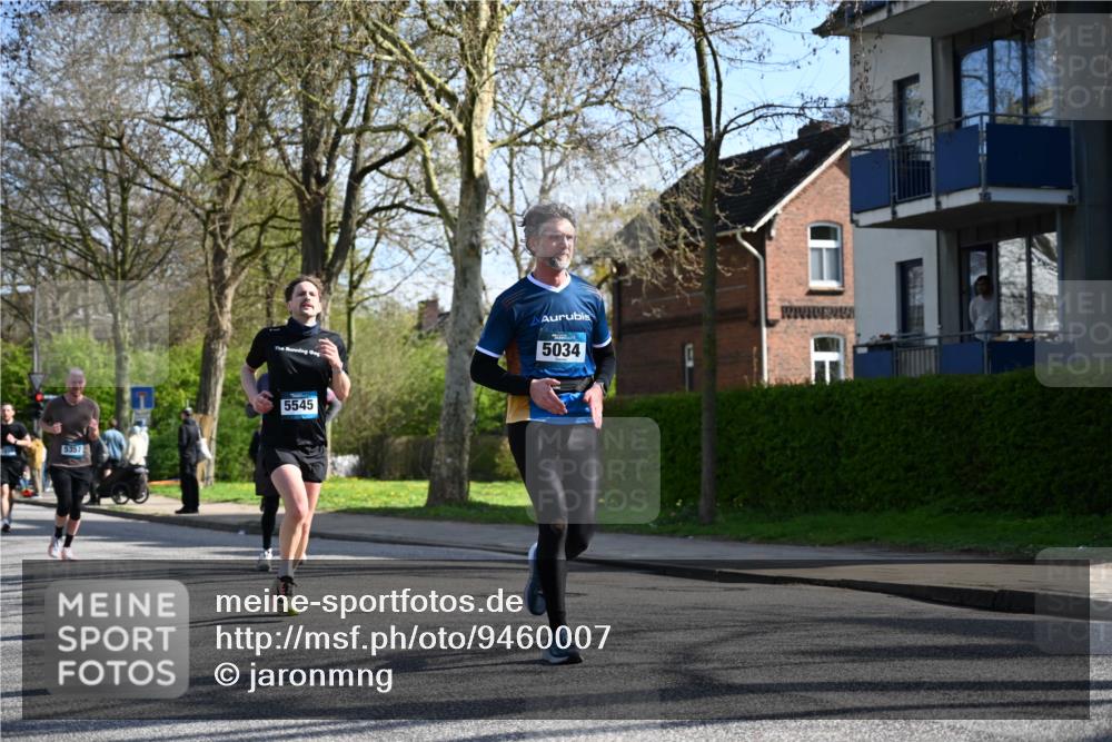 12.04.2026 - 45. Internationalen Wilhelmsburger Insellauf J. Mangold http://msf.ph/oto/9460007 12.04.2026 10:41:25 Ziel 5560, 4295, 5038, 4674, 5034, 3861, 5545, 2812, 5270, 5416, 4963, 3831, 4602, 4667, 3229, 3229, 3201, 2869, 2479, 3892, 4483, 5654, 2836 meine-sportfotos.de