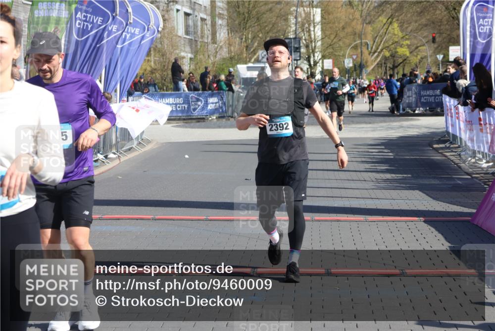 12.04.2026 - 45. Internationalen Wilhelmsburger Insellauf Strokosch-Dieckow http://msf.ph/oto/9460009 12.04.2026 10:49:55 Ziel 4715, 2392 meine-sportfotos.de