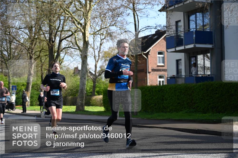 12.04.2026 - 45. Internationalen Wilhelmsburger Insellauf J. Mangold http://msf.ph/oto/9460012 12.04.2026 10:41:25 Ziel 5560, 4295, 5038, 4674, 5034, 3861, 5545, 2812, 5270, 5416, 4963, 3831, 4602, 4667, 3229, 3229, 3201, 2869, 2479, 3892, 4483, 5654, 2836 meine-sportfotos.de