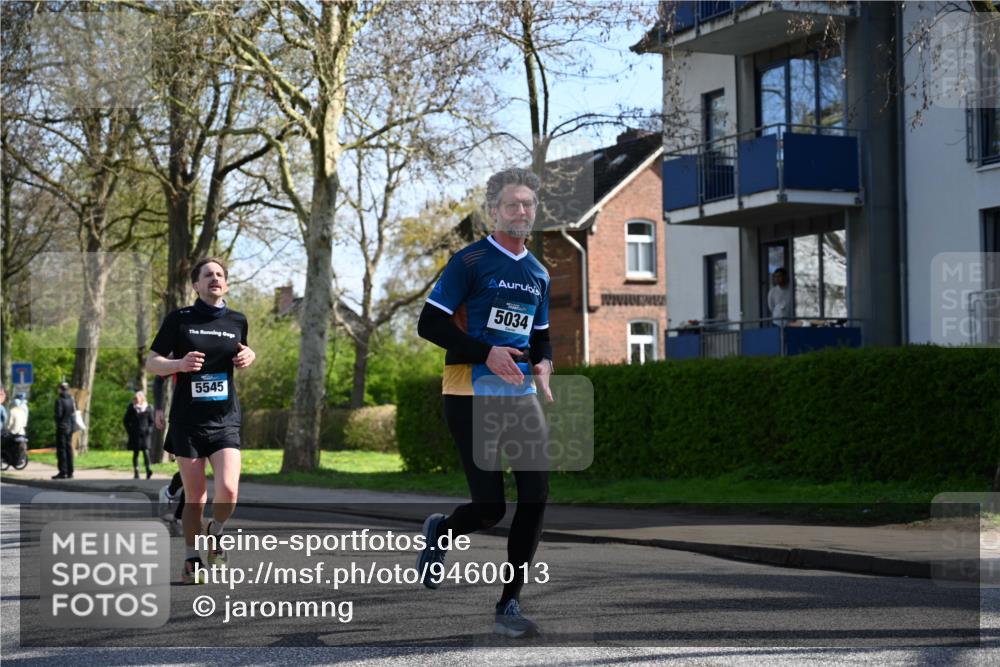 12.04.2026 - 45. Internationalen Wilhelmsburger Insellauf J. Mangold http://msf.ph/oto/9460013 12.04.2026 10:41:25 Ziel 5560, 4295, 5038, 4674, 5034, 3861, 5545, 2812, 5270, 5416, 4963, 3831, 4602, 4667, 3229, 3229, 3201, 2869, 2479, 3892, 4483, 5654, 2836 meine-sportfotos.de