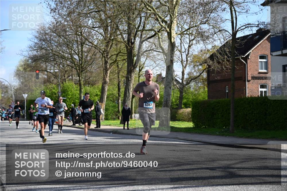 12.04.2026 - 45. Internationalen Wilhelmsburger Insellauf J. Mangold http://msf.ph/oto/9460040 12.04.2026 10:41:28 Ziel 4295, 5038, 4674, 5034, 3861, 5545, 2812, 5270, 5416, 4963, 3831, 4602, 4667, 3229, 3201, 2869, 2479, 3892, 4483, 5654, 2836, 4615 meine-sportfotos.de