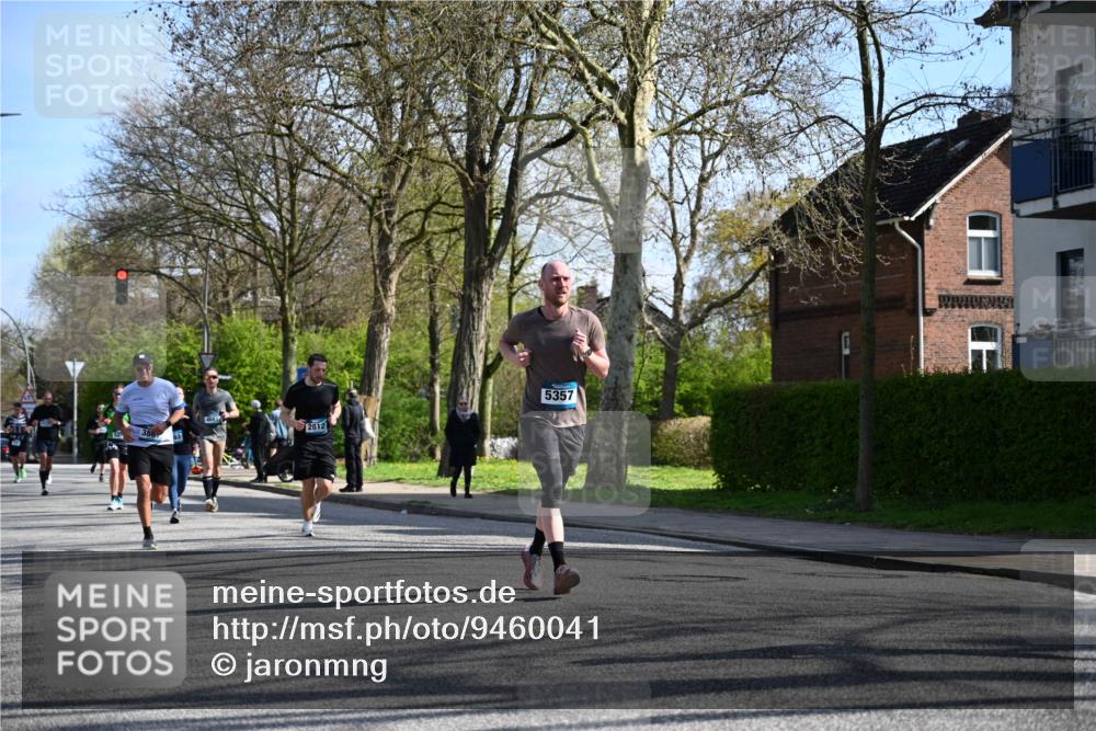 12.04.2026 - 45. Internationalen Wilhelmsburger Insellauf J. Mangold http://msf.ph/oto/9460041 12.04.2026 10:41:28 Ziel 4295, 5038, 4674, 5034, 3861, 5545, 2812, 5270, 5416, 4963, 3831, 4602, 4667, 3229, 3201, 2869, 2479, 3892, 4483, 5654, 2836, 4615 meine-sportfotos.de