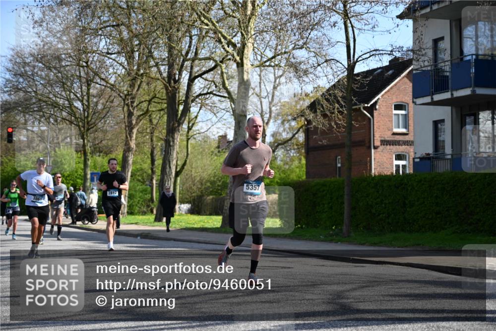 12.04.2026 - 45. Internationalen Wilhelmsburger Insellauf J. Mangold http://msf.ph/oto/9460051 12.04.2026 10:41:28 Ziel 4295, 5038, 4674, 5034, 3861, 5545, 2812, 5270, 5416, 4963, 3831, 4602, 4667, 3229, 3201, 2869, 2479, 3892, 4483, 5654, 2836, 4615 meine-sportfotos.de