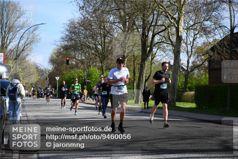 12.04.2026 - 45. Internationalen Wilhelmsburger Insellauf J. Mangold http://msf.ph/oto/9460056 12.04.2026 10:41:30 Ziel 4295, 5038, 4674, 5034, 3861, 5545, 2812, 5270, 5416, 4963, 3831, 4602, 4667, 3229, 3201, 2869, 2479, 3892, 4483, 5654, 2836, 2836, 4615, 2222 meine-sportfotos.de