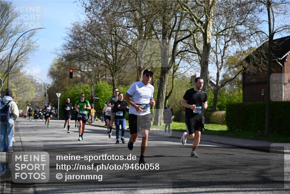 12.04.2026 - 45. Internationalen Wilhelmsburger Insellauf J. Mangold http://msf.ph/oto/9460058 12.04.2026 10:41:30 Ziel 4295, 5038, 4674, 5034, 3861, 5545, 2812, 5270, 5416, 4963, 3831, 4602, 4667, 3229, 3201, 2869, 2479, 3892, 4483, 5654, 2836, 2836, 4615, 2222 meine-sportfotos.de