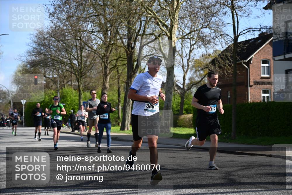 12.04.2026 - 45. Internationalen Wilhelmsburger Insellauf J. Mangold http://msf.ph/oto/9460070 12.04.2026 10:41:31 Ziel 4295, 5038, 4674, 5034, 3861, 5545, 2812, 5270, 5416, 4963, 3831, 4602, 4667, 3229, 3201, 2869, 2869, 2479, 3892, 4483, 5654, 2836, 4615, 2222, 3419, 4042, 3991 meine-sportfotos.de