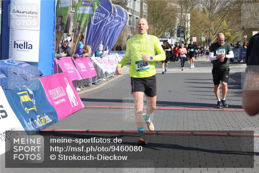 12.04.2026 - 45. Internationalen Wilhelmsburger Insellauf Strokosch-Dieckow http://msf.ph/oto/9460080 12.04.2026 10:50:01 Ziel 3036, 2048, 3357 meine-sportfotos.de