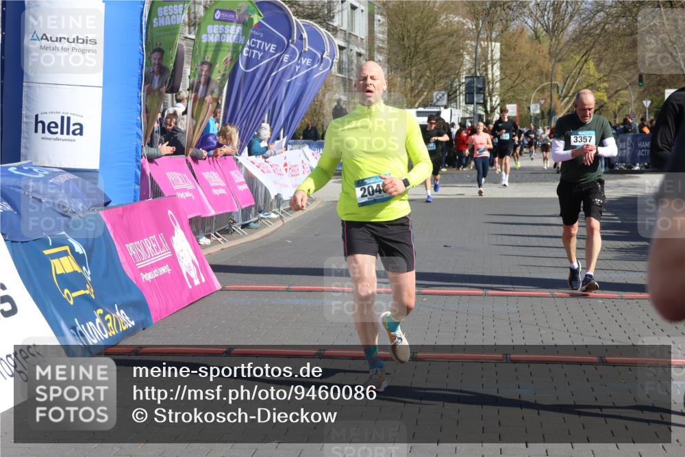 12.04.2026 - 45. Internationalen Wilhelmsburger Insellauf Strokosch-Dieckow http://msf.ph/oto/9460086 12.04.2026 10:50:01 Ziel 3036, 2048, 3357 meine-sportfotos.de