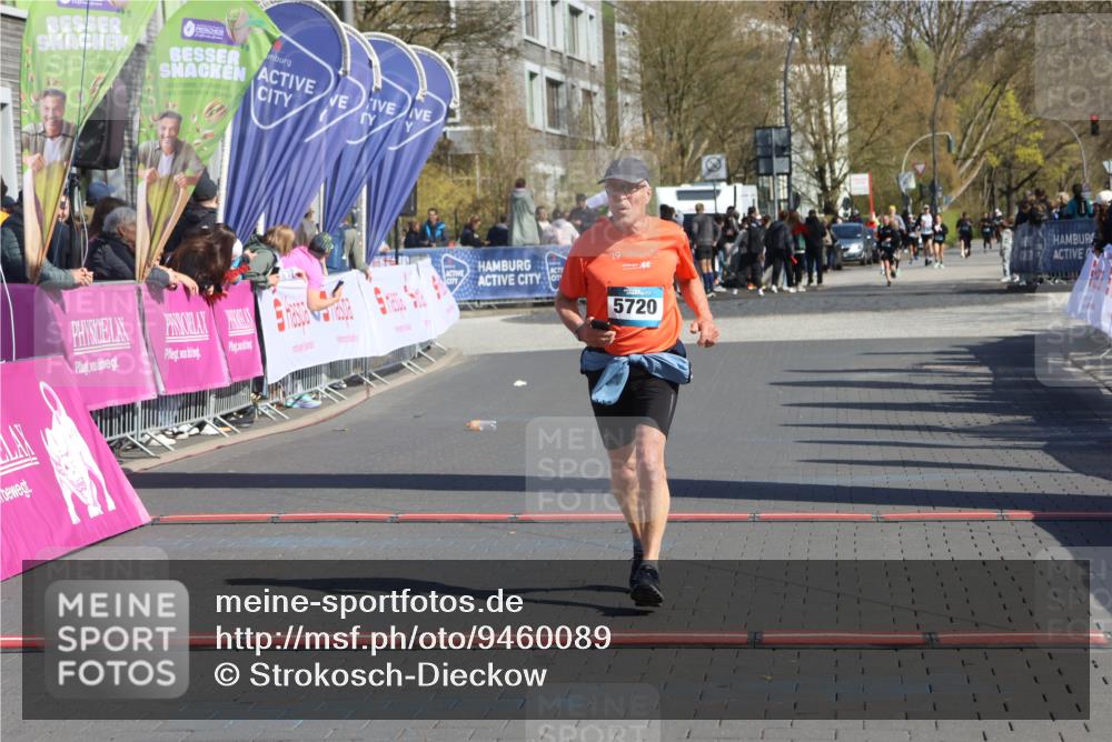 12.04.2026 - 45. Internationalen Wilhelmsburger Insellauf Strokosch-Dieckow http://msf.ph/oto/9460089 12.04.2026 11:07:09 Ziel 5720 meine-sportfotos.de