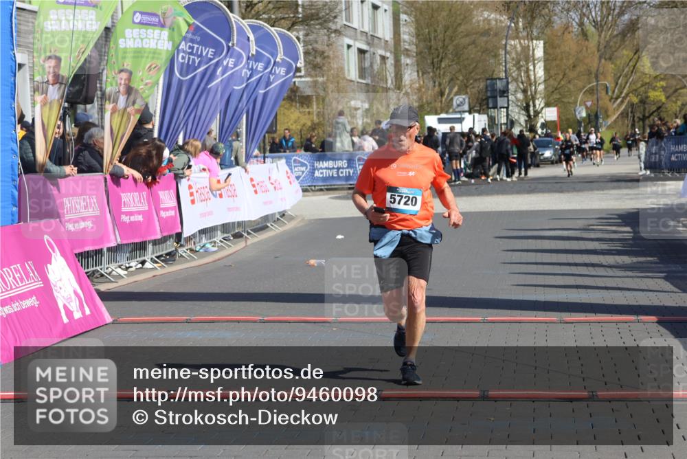 12.04.2026 - 45. Internationalen Wilhelmsburger Insellauf Strokosch-Dieckow http://msf.ph/oto/9460098 12.04.2026 11:07:09 Ziel 5720 meine-sportfotos.de