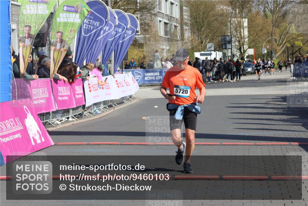 12.04.2026 - 45. Internationalen Wilhelmsburger Insellauf Strokosch-Dieckow http://msf.ph/oto/9460103 12.04.2026 11:07:09 Ziel 5720 meine-sportfotos.de