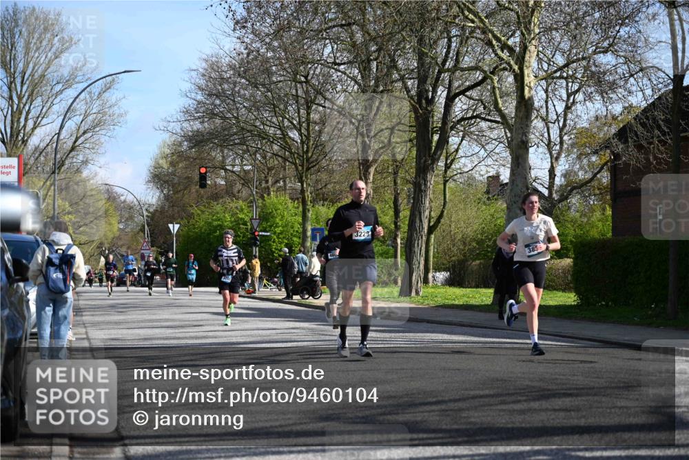 12.04.2026 - 45. Internationalen Wilhelmsburger Insellauf J. Mangold http://msf.ph/oto/9460104 12.04.2026 10:41:35 Ziel 5038, 4674, 5034, 3861, 5545, 2812, 5270, 5416, 4963, 3831, 4602, 4667, 3229, 3201, 2869, 2479, 3892, 4483, 5654, 2836, 4615, 2222, 3419, 4042, 3991 meine-sportfotos.de