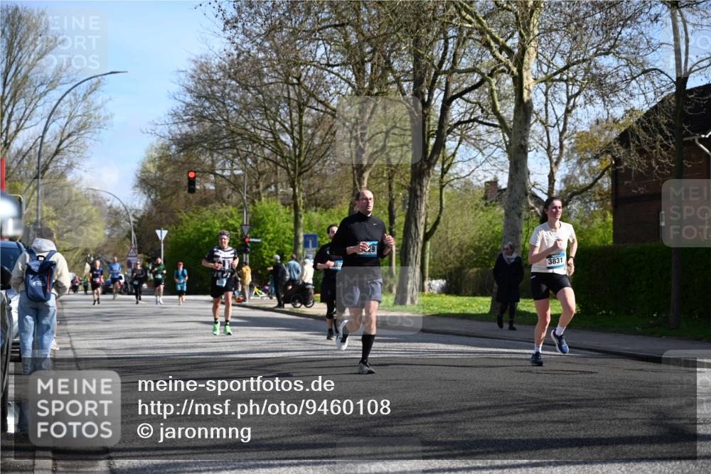 12.04.2026 - 45. Internationalen Wilhelmsburger Insellauf J. Mangold http://msf.ph/oto/9460108 12.04.2026 10:41:35 Ziel 5038, 4674, 5034, 3861, 5545, 2812, 5270, 5416, 4963, 3831, 4602, 4667, 3229, 3201, 2869, 2479, 3892, 4483, 5654, 2836, 4615, 2222, 3419, 4042, 3991 meine-sportfotos.de