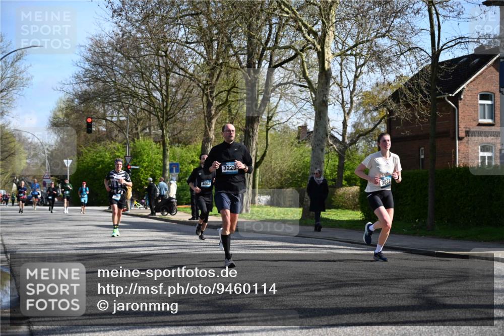 12.04.2026 - 45. Internationalen Wilhelmsburger Insellauf J. Mangold http://msf.ph/oto/9460114 12.04.2026 10:41:36 Ziel 4674, 5034, 3861, 5545, 2812, 5270, 5416, 4963, 3831, 4602, 4667, 3229, 3201, 2869, 2479, 3892, 4483, 5654, 5654, 2836, 4615, 2222, 3419, 4042, 3991, 2262, 2263 meine-sportfotos.de